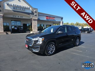 Used 2024 GMC Terrain SLT image 1