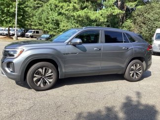 Used 2024 Volkswagen Atlas Cross Sport SE image 1