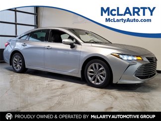 Used 2019 Toyota Avalon XLE image 1