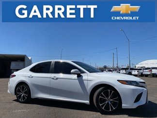 Used 2018 Toyota Camry SE image 1