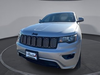 Used 2018 Jeep Grand Cherokee Altitude video 1