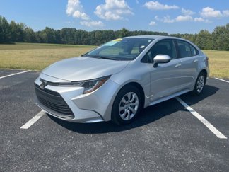 Used 2025 Toyota Corolla LE image 1
