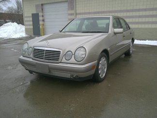Used 1997 Mercedes-Benz E 320 Sedan image 1