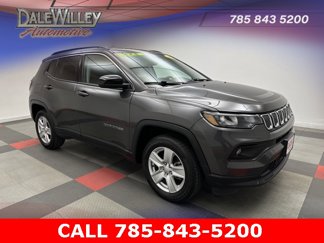 Used 2022 Jeep Compass Latitude w/ Mopar Graphics Package image 1