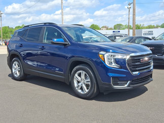 Used 2022 GMC Terrain SLE w/ Driver Convenience Package image 1