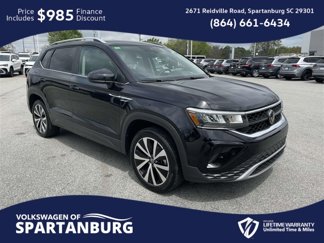Used 2024 Volkswagen Taos SE image 1