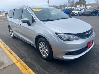 Used 2022 Chrysler Voyager LX image 1