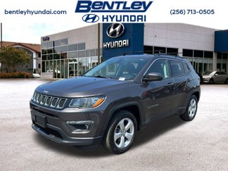 Used 2019 Jeep Compass Latitude w/ Cold Weather Group image 1