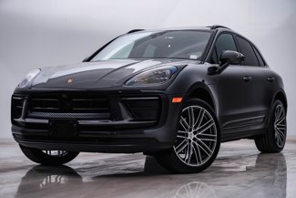 Certified 2024 Porsche Macan image 1