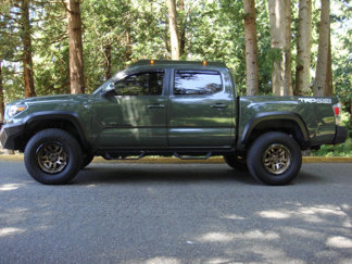 Used 2021 Toyota Tacoma TRD Off-Road image 1