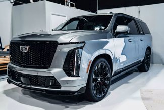 Used 2025 Cadillac Escalade ESV V w/ LPO, ONYX Package image 1