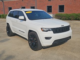 Used 2018 Jeep Grand Cherokee Altitude image 1