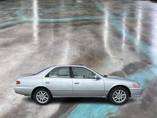 Used 2000 Toyota Camry LE image 1