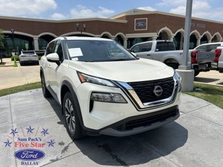 Used 2023 Nissan Rogue SV image 1