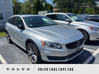 Used 2018 Volvo V60 T5 Cross Country w/ Convenience Package image 1