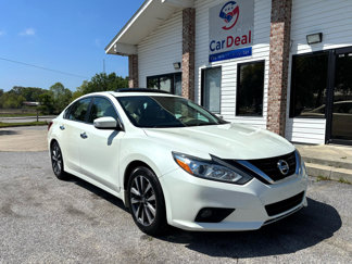 Used 2017 Nissan Altima 2.5 SV w/ Convenience Package image 1