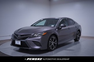 Used 2019 Toyota Camry SE image 1