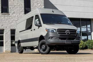 Used 2025 Mercedes-Benz Sprinter 2500 image 1