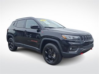 Used 2023 Jeep Compass Trailhawk w/ Trailhawk Convenience Group image 1
