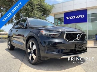 Used 2019 Volvo XC40 T5 Momentum image 1