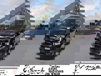 Used 2024 GMC Terrain SLE image 1