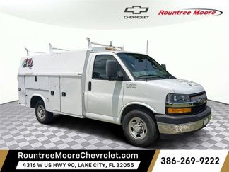 Used 2018 Chevrolet Express 3500 w/ Driver Convenience Package image 1