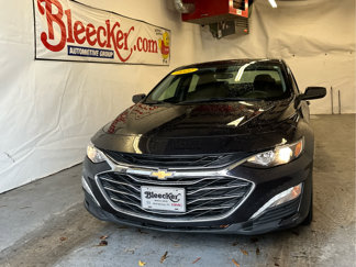 Used 2022 Chevrolet Malibu LT image 1