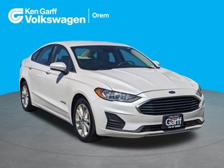 Used 2019 Ford Fusion SE image 1