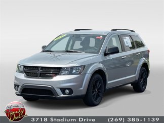 Used 2019 Dodge Journey SE image 1
