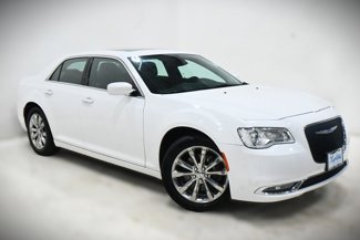 Used 2020 Chrysler 300 Touring L w/ Value Package image 1