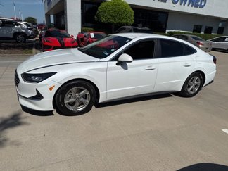 Used 2022 Hyundai Sonata SE image 1
