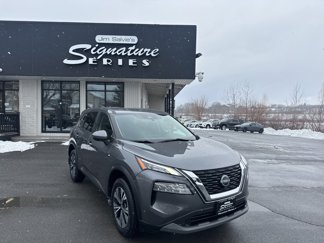 Used 2022 Nissan Rogue SV image 1