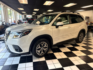 Used 2022 Subaru Forester Premium image 1