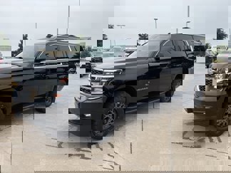 Used 2018 Chevrolet Suburban LT image 1