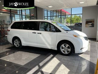 Used 2012 Toyota Sienna image 1