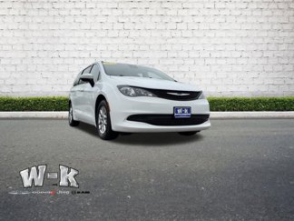 Used 2023 Chrysler Voyager LX image 1