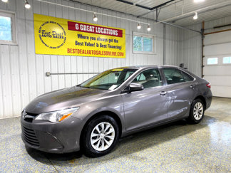 Used 2015 Toyota Camry LE image 1