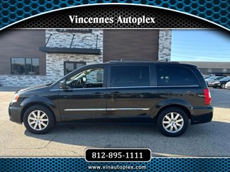 Used 2016 Chrysler Town & Country Touring image 1