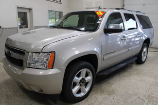 Used 2007 Chevrolet Suburban LT image 1