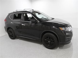 Used 2020 Nissan Rogue SV image 1