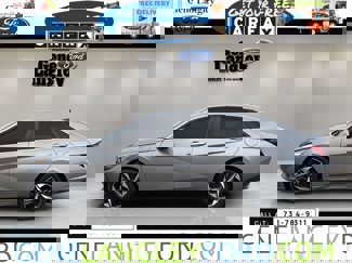 Used 2023 Hyundai Elantra Limited image 1