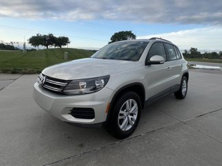Used 2015 Volkswagen Tiguan S image 1