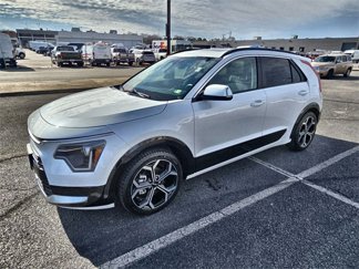 Used 2023 Kia Niro EX Touring image 1