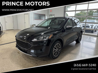 Used 2022 Ford Escape SE image 1