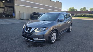 Used 2017 Nissan Rogue S image 1