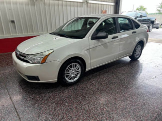 Used 2009 Ford Focus SE image 1