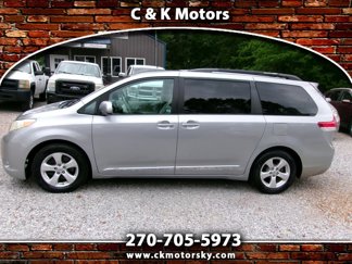Used 2012 Toyota Sienna LE image 1