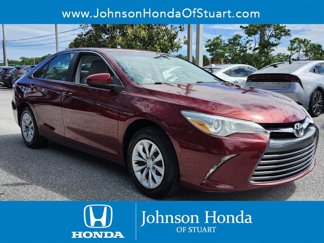 Used 2017 Toyota Camry LE image 1