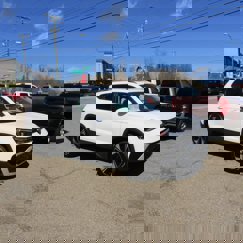 New 2025 Volkswagen Taos SE image 1