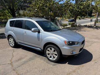 Used 2012 Mitsubishi Outlander SE image 1